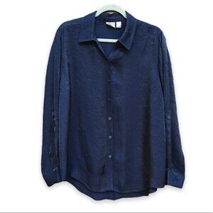 Chicos Long Sleeve Roll Tab Navy Shiny Split Tail Back Button Up Size Large